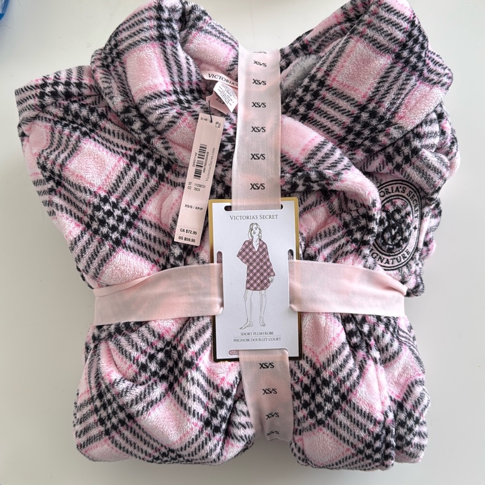 Victoria’s Secret Plush robe XS/S
